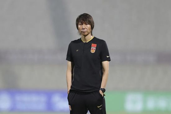 穆雷28+5约基奇26+14+8掘金终结勇士5连胜　NBA圣诞大战，勇士客场对阵掘金。